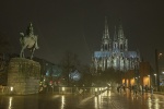 Kölner Dom im Regen